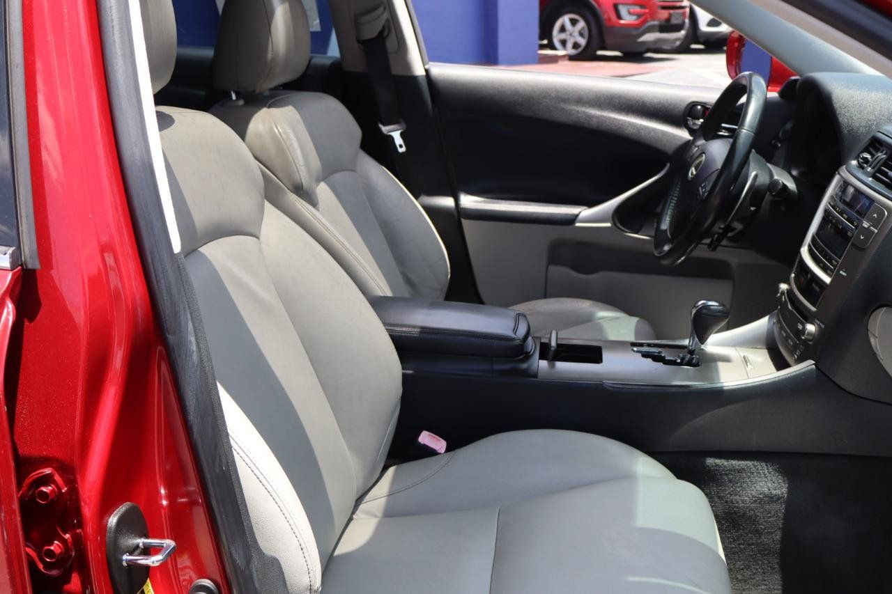 Used 2010 Lexus IS 250 w/ Preferred Accessory Package RWD image 15