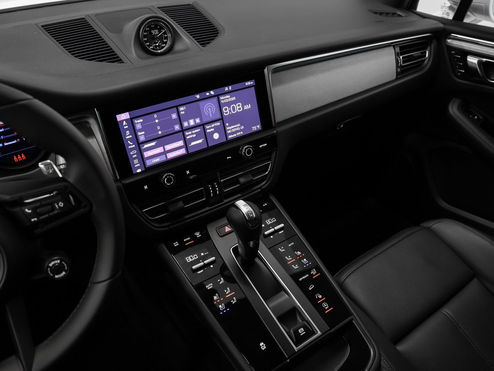 Certified 2026 Porsche Macan AWD/4WD image 37