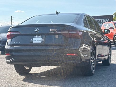 Used 2022 Volkswagen Jetta Sport FWD image 5