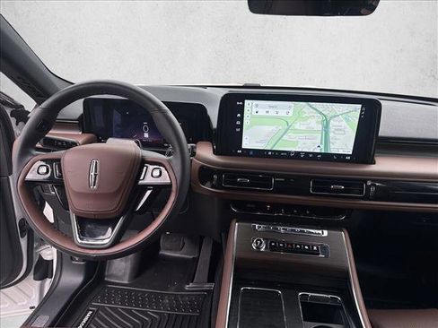 Used 2025 Lincoln Aviator Reserve w/ Equipment Group 201A AWD/4WD image 24