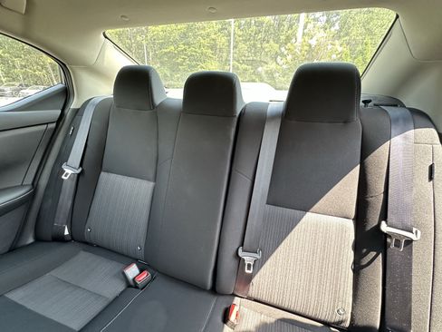 Used 2024 Nissan Sentra SV FWD image 8