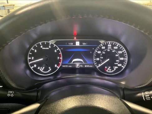 Used 2025 Nissan Sentra SR w/ SR Premium Package image 21