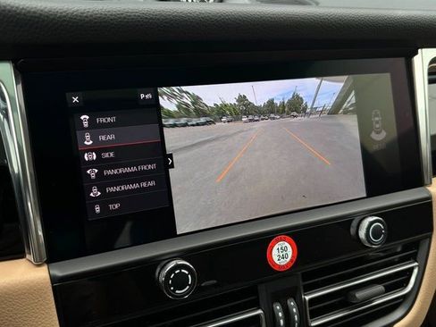 Certified 2026 Porsche Macan image 20