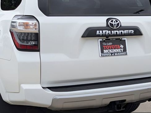Used 2024 Toyota 4Runner TRD Off-Road Premium AWD/4WD image 8
