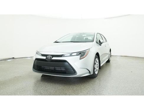 Used 2025 Toyota Corolla LE FWD image 37