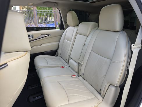 Used 2015 INFINITI QX60 FWD w/ Deluxe Touring Package image 30