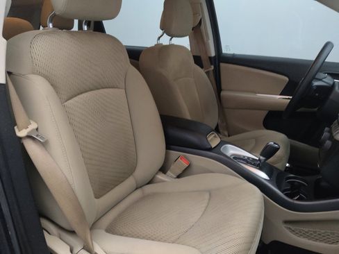 Used 2019 Dodge Journey SE image 21