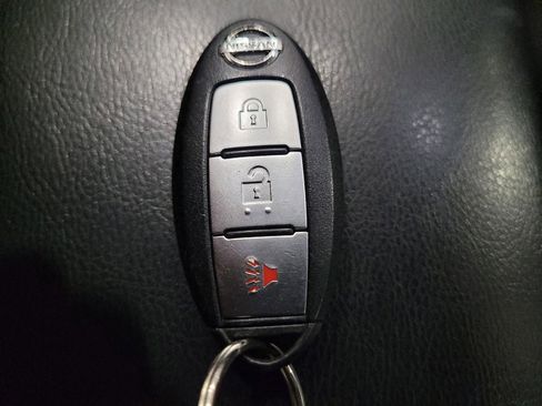 Used 2015 Nissan Rogue SV w/ SV Moonroof Package AWD/4WD image 32