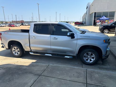 Used 2019 Chevrolet Silverado 1500 LT w/ All-Star Edition AWD/4WD image 2