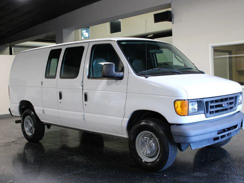 Used 2006 Ford E-350 and Econoline 350 Super Duty RWD image 1