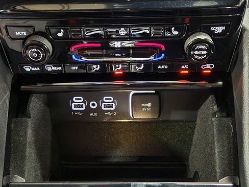 Used 2022 Jeep Grand Cherokee Limited AWD/4WD image 39