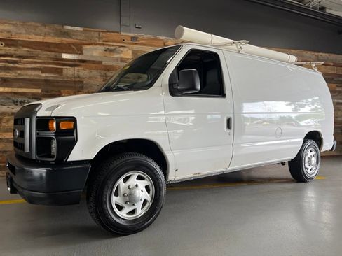 Used 2012 Ford E-250 and Econoline 250 w/ Commercial Cargo Van Pkg RWD image 13
