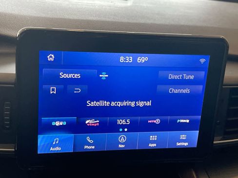Used 2021 Ford Explorer XLT w/ Equipment Group 202A AWD/4WD image 16