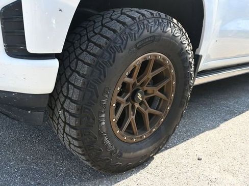Used 2024 Chevrolet Silverado 3500 High Country w/ High Country Premium Package AWD/4WD image 4