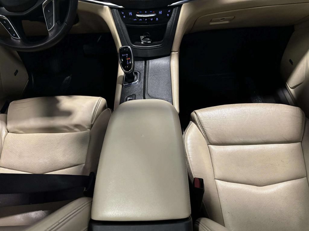 Used 2017 Cadillac XT5 Premium Luxury w/ LPO, Wheel Lock Package AWD/4WD image 31