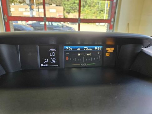 Used 2014 Subaru Forester 2.5i Limited AWD/4WD image 16