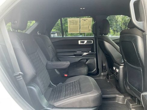Certified 2020 Ford Explorer XLT RWD image 13