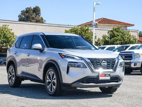 Used 2023 Nissan Rogue SV FWD image 3