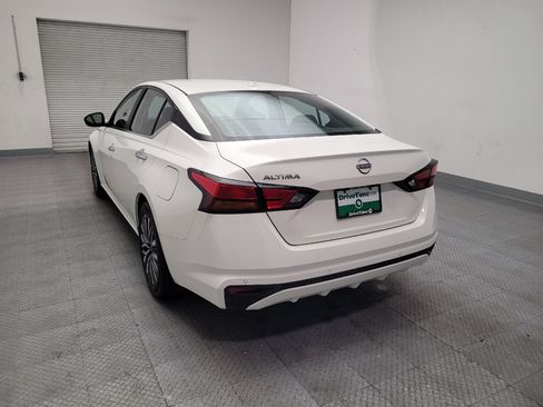 Used 2025 Nissan Altima 2.5 SV FWD image 6