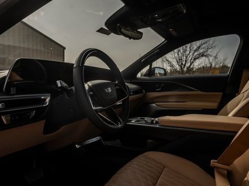 New 2024 Cadillac Lyriq Sport w/ Nappa Leather Package image 6