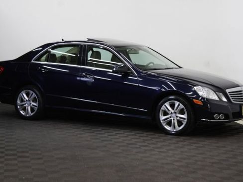 Used 2011 Mercedes-Benz E 350 4MATIC Sedan image 4