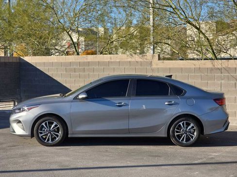 Used 2024 Kia Forte LXS image 6