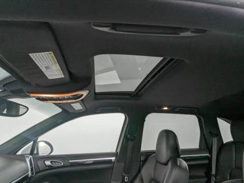 Used 2014 Porsche Cayenne Platinum Edition AWD/4WD image 13