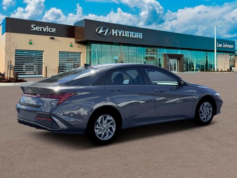 New 2026 Hyundai Elantra Hybrid FWD image 8