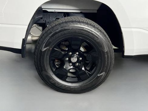 Used 2024 RAM 1500 Big Horn AWD/4WD image 36