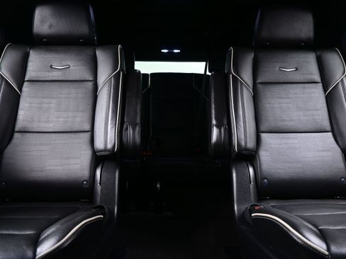 Used 2023 Cadillac Escalade ESV Premium Luxury AWD/4WD image 17
