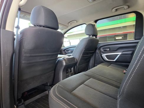 Used 2018 Nissan Titan SV w/ SV Convenience Package AWD/4WD image 28
