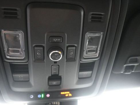 New 2025 Chevrolet Suburban High Country image 21