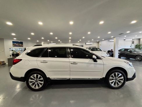 Used 2019 Subaru Outback 2.5i Touring AWD/4WD image 8