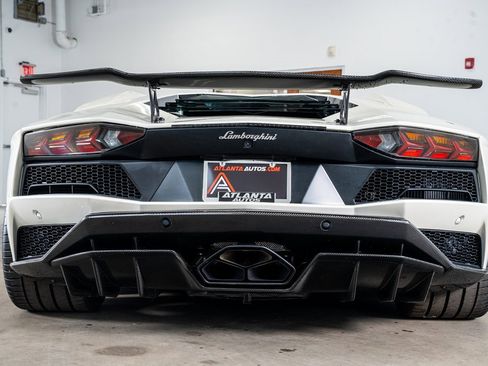 Used 2017 Lamborghini Aventador S image 7