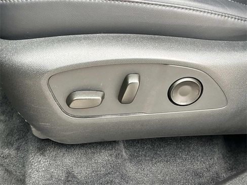 Used 2024 GMC Acadia Elevation image 32