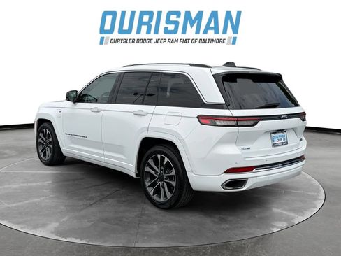 Used 2023 Jeep Grand Cherokee Overland AWD/4WD image 4