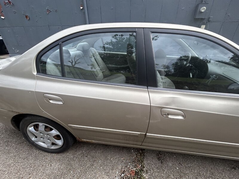 Used 2005 Hyundai Elantra GLS FWD image 18