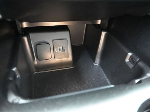 New 2025 Ford Explorer Active image 29