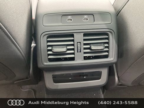 Used 2025 Audi Q5 Premium w/ Convenience Package image 30
