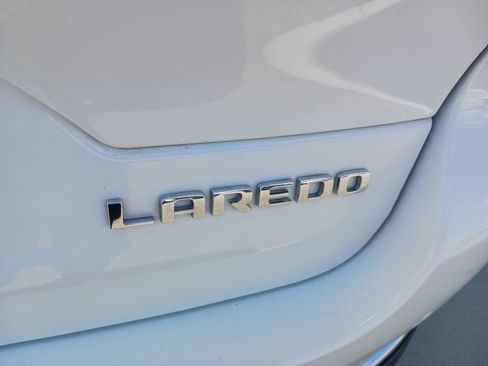 Used 2023 Jeep Grand Cherokee Laredo RWD image 29