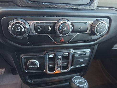 Used 2020 Jeep Wrangler Unlimited Sport S image 24