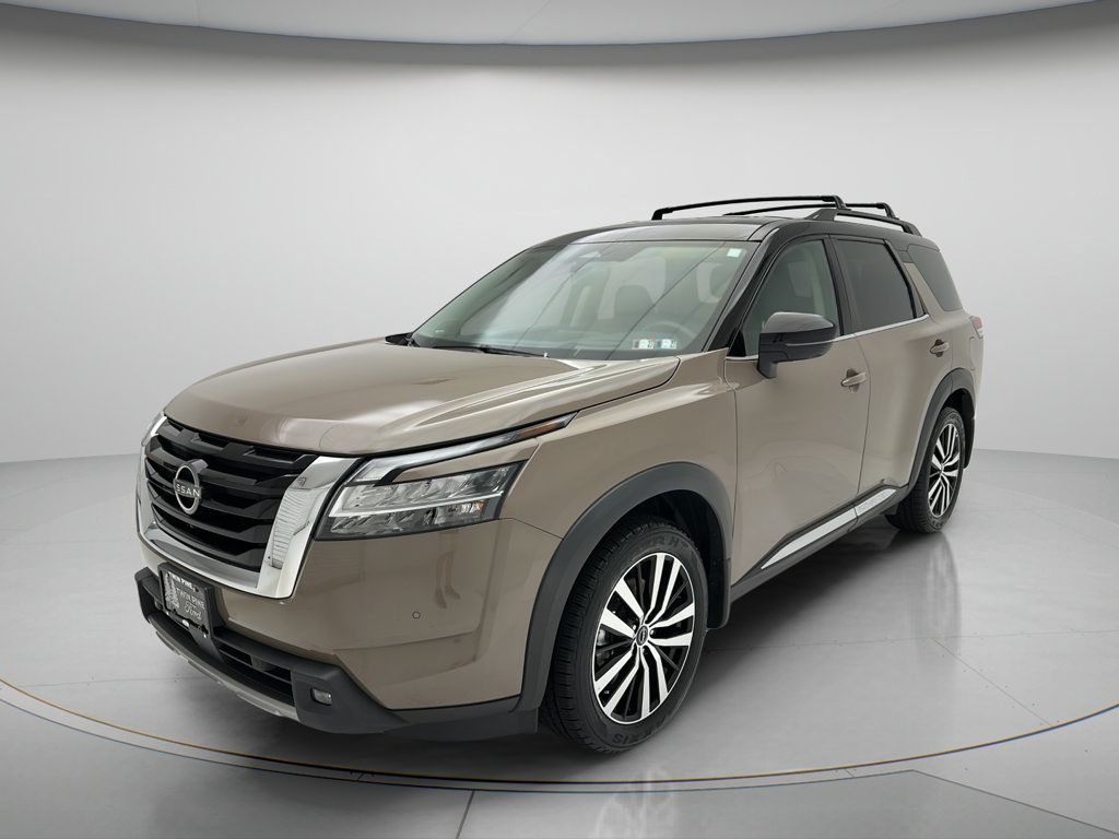 Used 2024 Nissan Pathfinder Platinum AWD/4WD image 3