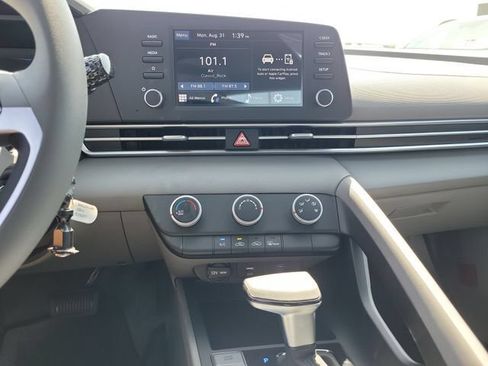 New 2026 Hyundai Elantra SE FWD image 15