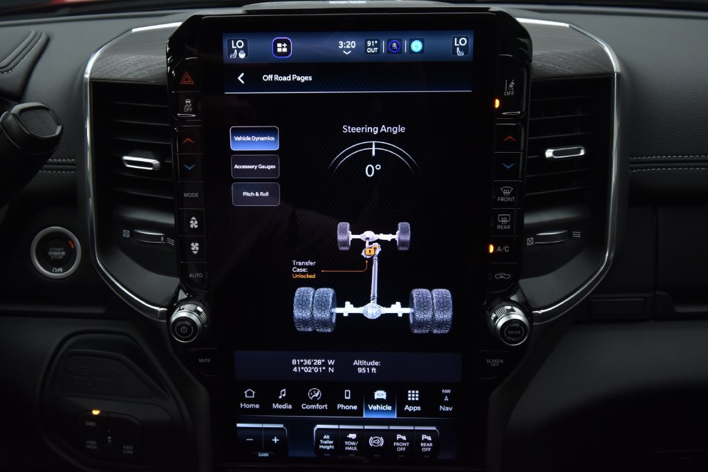 New 2026 RAM 3500 Laramie AWD/4WD image 27