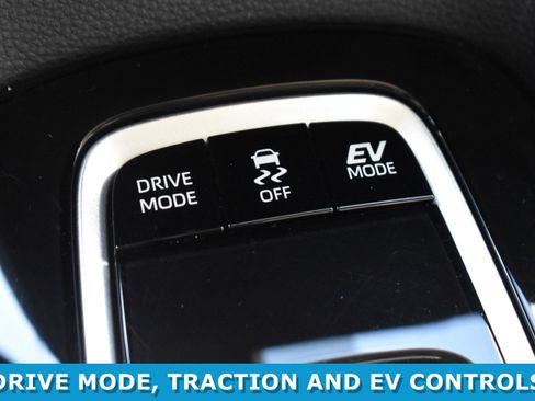 Used 2025 Toyota Corolla LE image 16