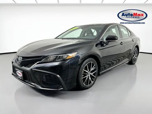 Used 2023 Toyota Camry SE FWD image 4
