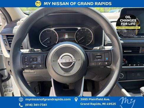 Used 2023 Nissan Rogue SV AWD/4WD image 15