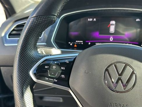 Used 2024 Volkswagen Tiguan SE R-Line image 16