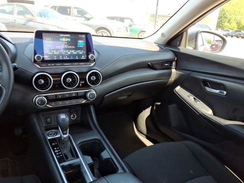 Used 2024 Nissan Sentra SV FWD image 19