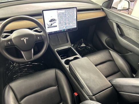 Used 2021 Tesla Model Y Long Range AWD/4WD image 23